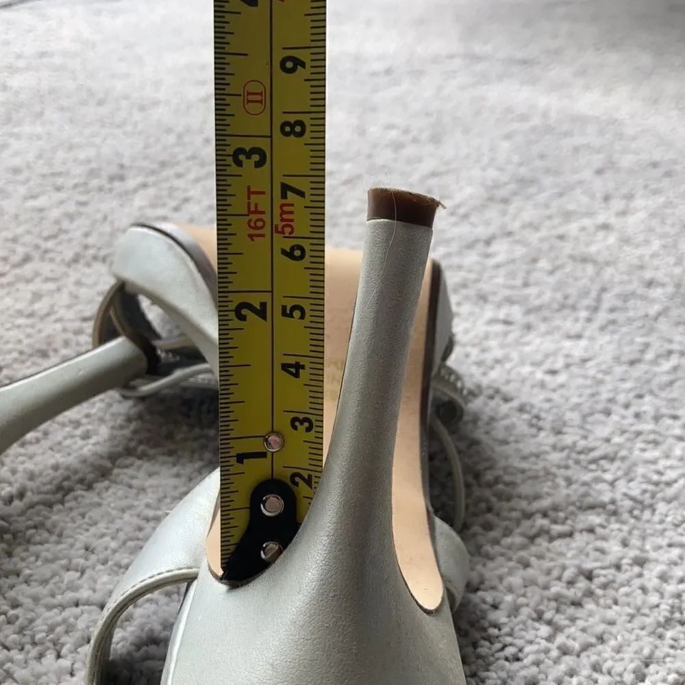 Silver heels  - Picture 9 of 9